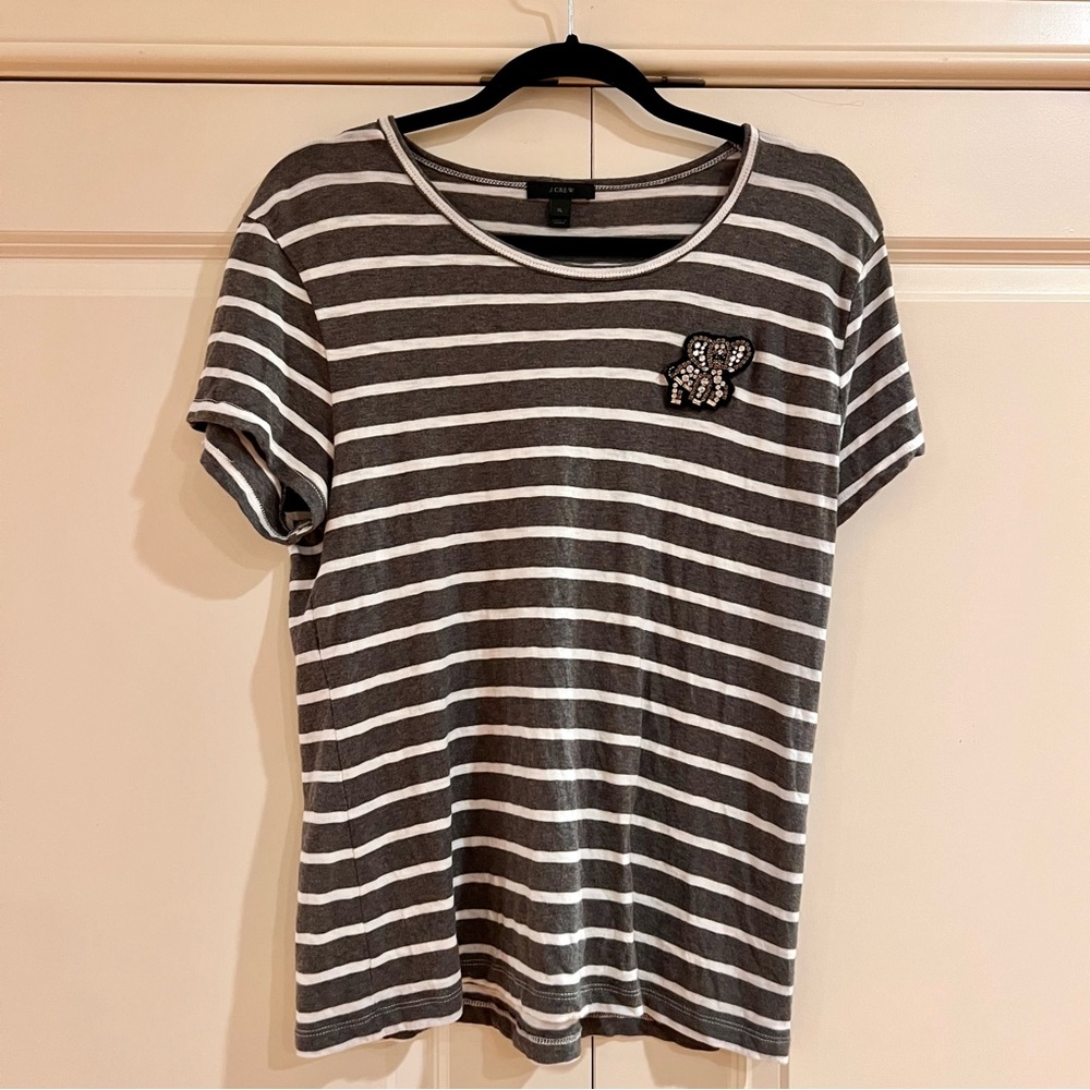 J. CREW - GRAY AND WHITE SHORT SLEEVE TEE WITH BEJEWELED DETAIL
